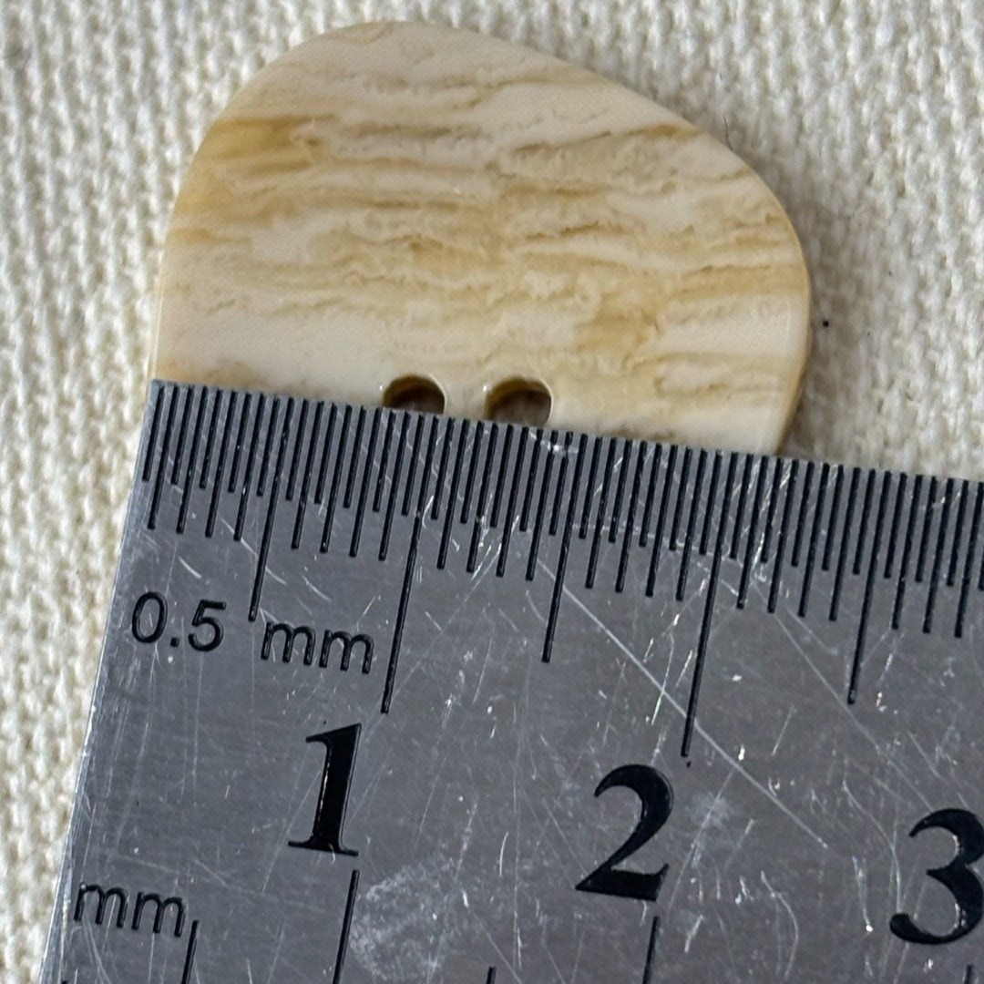 Boutons beige de forme irrégulière en Résine 30×23mm