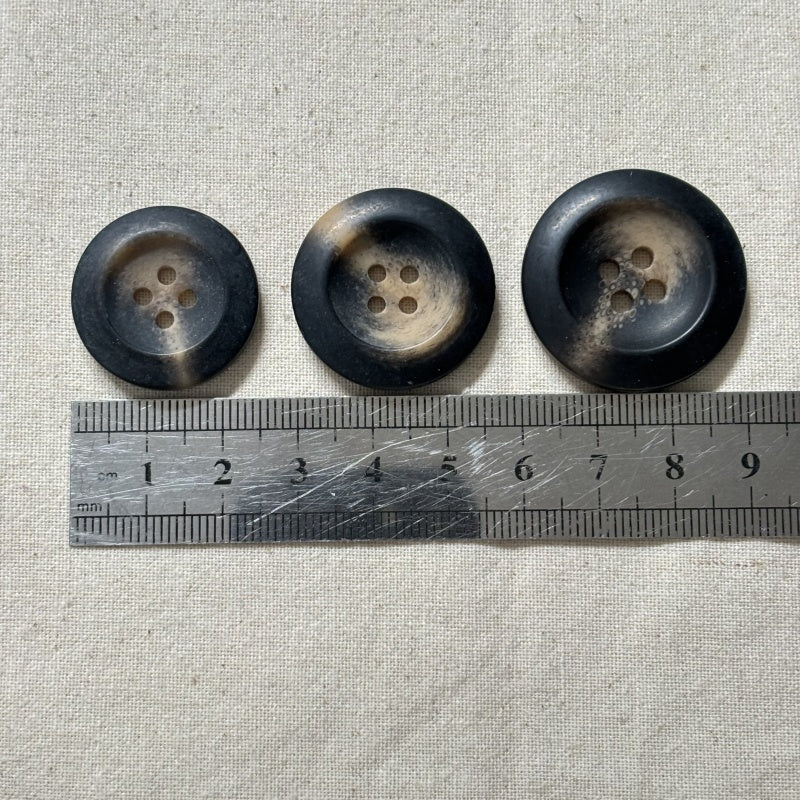 Boutons rond marron en résine 25mm/28mm/30mm - 1 pièce