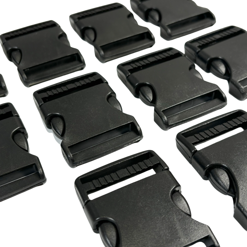 Lot de 10 Boucles clip en plastique noir - 38mm